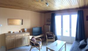 ALPE D'HUEZ 4-5 personnes vue imprenable sur les montagnes, skis aux pieds