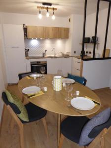 ALPINES 2 /près du funiculaire et gare sncf-garage privé-terrasse sud-46m2