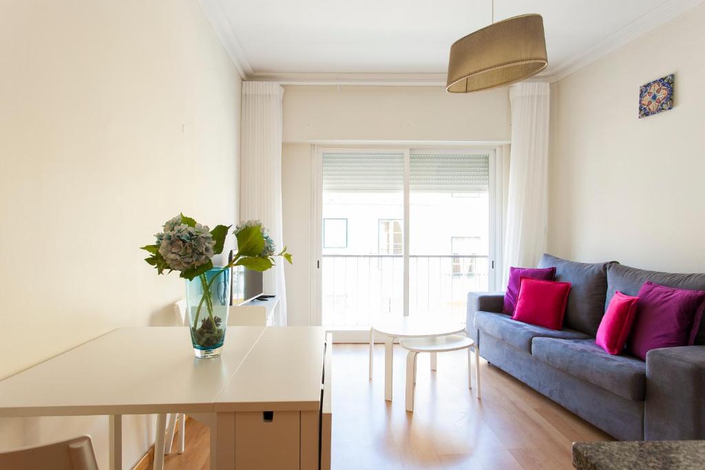 Appartement ALTIDO Bright 2BR Apt with River Views &balcony in Alfama, moments from Santa Apolonia train station 21 Rua do Paraíso 1100-395 Lisbonne