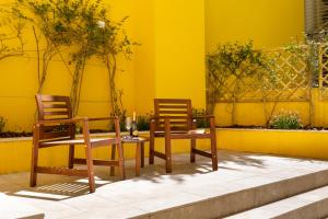 ALTIDO Bright and elegant 2BR home with workspace and huge terrace in Pena, close by viewpoint