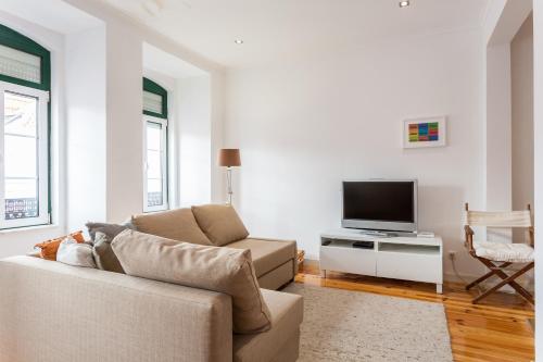 ALTIDO Charming 1BR Apt with workspace in Sao Bento