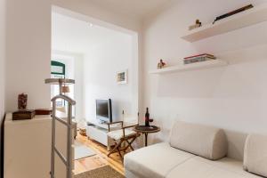 ALTIDO Charming 1BR Apt with workspace in Sao Bento