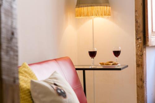 ALTIDO Chic 1-bed Apt moments to Luis de Camões Sq