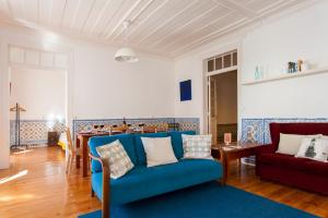 ALTIDO Classic 3BR home with workspace in Chiado, 2mins from Baixa-Chiado subway