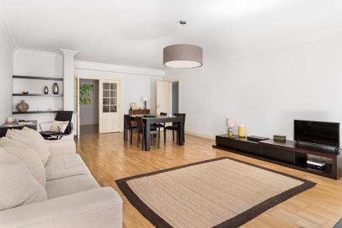 ALTIDO Fabulous Family Flat in Central Alfama