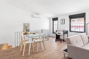 ALTIDO Flat with Open Terrace & Easy Access to Centre
