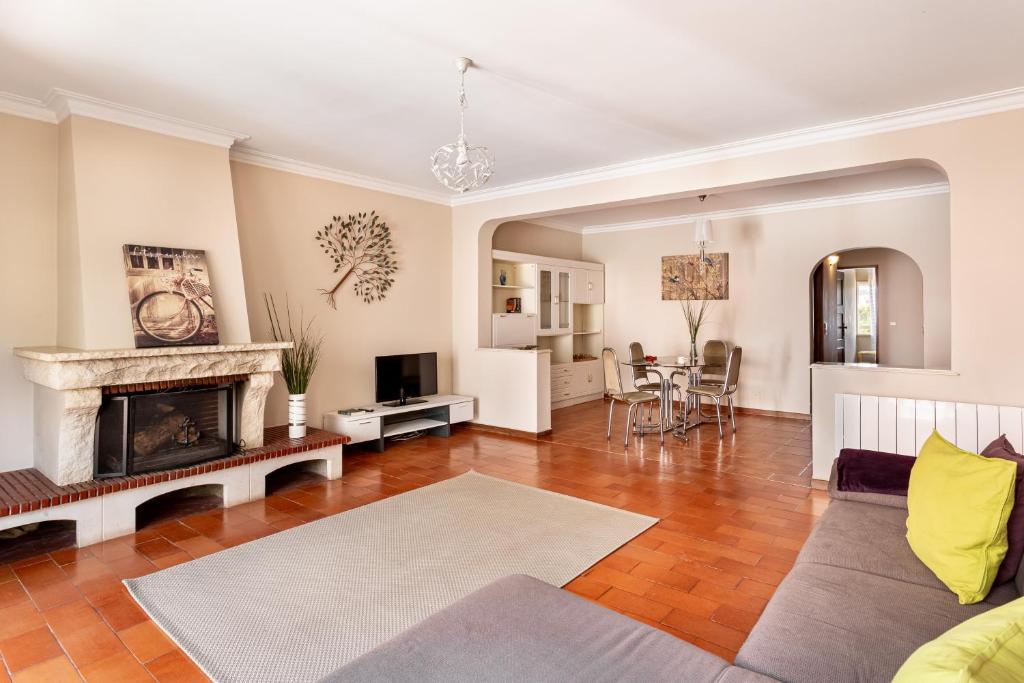 ALTIDO Gorgeous 2-bed apt in Alcabideche w/parking 2 Rua Bragança, 2755-277 Alcabideche