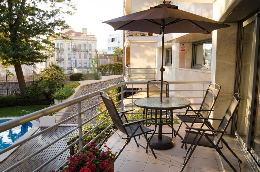 ALTIDO Graca Luminous 2-BR Apartment with Terrace Rua Damasceno Monteiro nº 95, 0B, 1170-111 Lisbonne