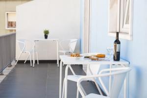 Appartement ALTIDO Joyful 2BR Apt with terrace nearby São Bento Palace Rua Santo Amaro 66 1200-667 Lisbonne -1