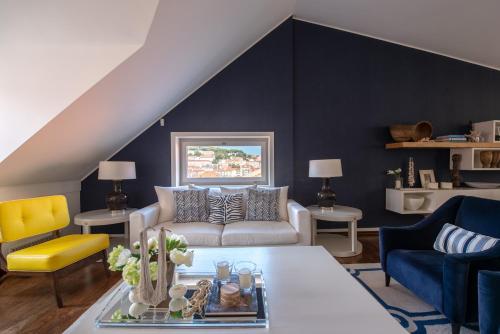 ALTIDO Lux Chiado 2-Floor 3-BR Apartment with Garage
