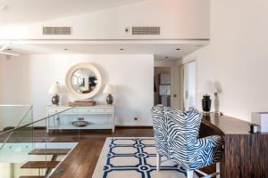 ALTIDO Lux Chiado 2-Floor 3-BR Apartment with Garage