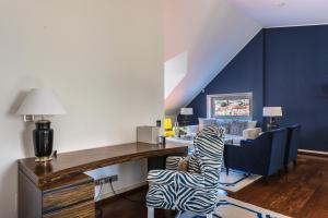 ALTIDO Lux Chiado 2-Floor 3-BR Apartment with Garage
