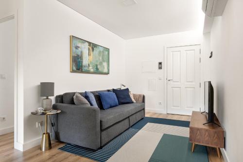 ALTIDO Modern 2-BR Flat near Metro and Train Station