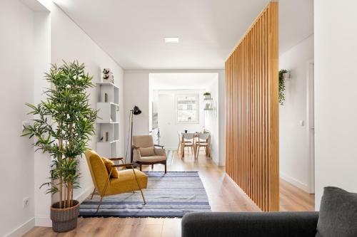 ALTIDO Modern 2-BR Flat near Metro and Train Station