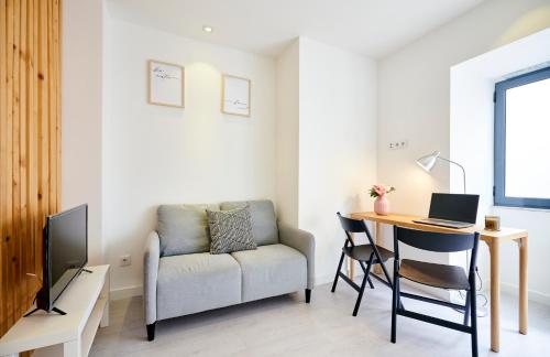 ALTIDO Modern Lisbon Flat for Business or Leisure
