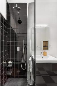 ALTIDO Smart Flat with 2 Balconies