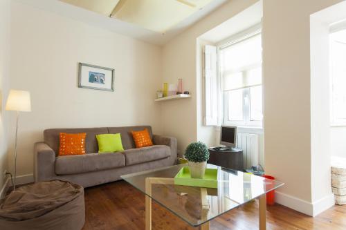 ALTIDO Spacious and bright 1-bed flat with city views in Lapa