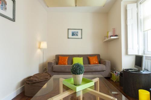 ALTIDO Spacious and bright 1-bed flat with city views in Lapa