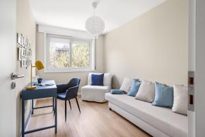 ALTIDO Stunning 2-BR Flat with Balcony in Porto