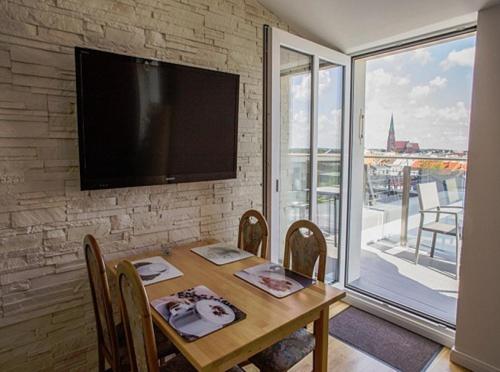 Altstadtblick Schwerin mit Parkplatz 4-Etage - ABC193