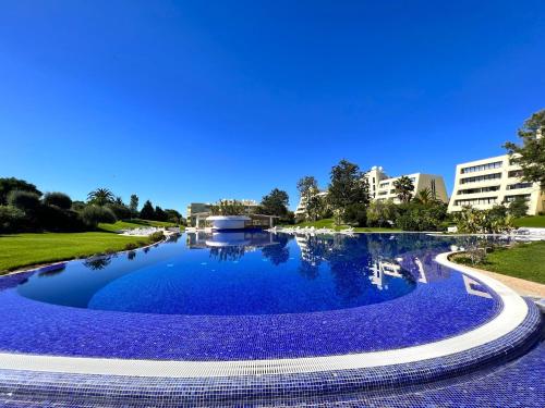 Alvor Paradise With Pool by Homing