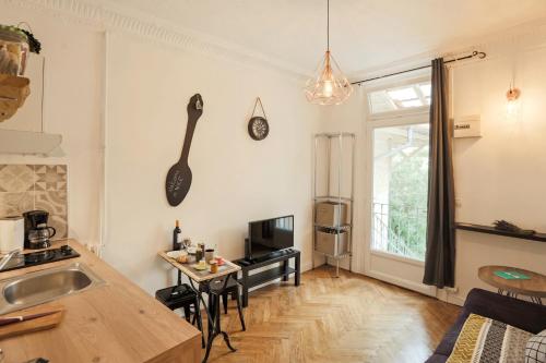 AMAZING 1 bedroom LOFT in NICE city centre seafront