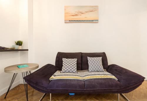 AMAZING 1 bedroom LOFT in NICE city centre seafront