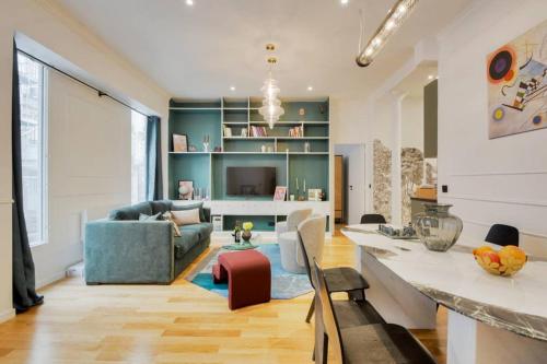 Amazing 10bed in the heart of le marais and suprises...