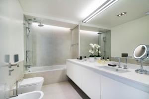 Amazing 1BDR Apartment in Chiado by LovelyStay