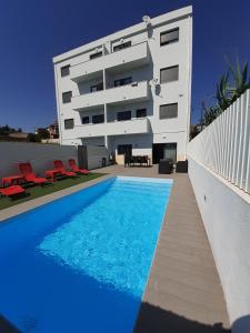 Amazing 2 Suites with pool Almada II