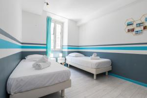 Amazing 3 Bdrs and Garden Place du Pin Parking !