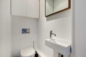 Amazing apartment 2BR4P avenue Montaigne Triangle d'Or