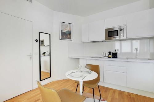 Amazing apartment-2P-Sacré Coeur-Poissonniers-1