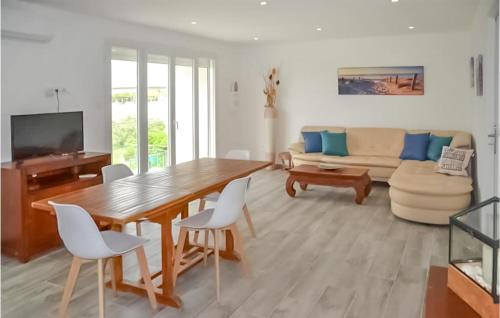 Amazing apartment in Agde with WiFi and 2 Bedrooms
