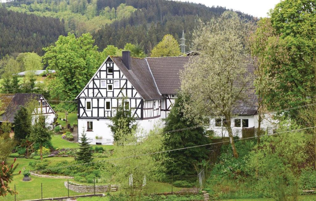 Amazing apartment in Bad Berleburg-Berghs, with 2 Bedrooms and WiFi , 57319 Bad Berleburg