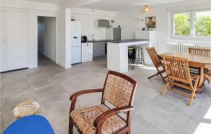 Amazing apartment in Bourcefranc-le-Chapus with WiFi and 3 Bedrooms
