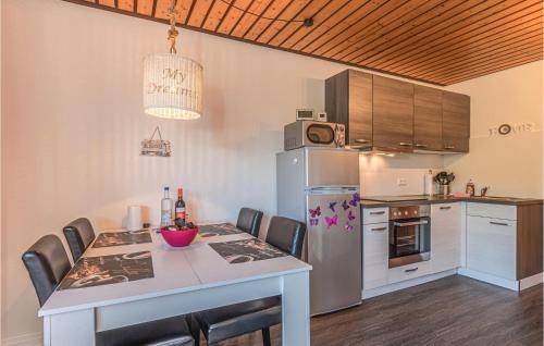 Amazing apartment in Friedrichskoog with 2 Bedrooms and WiFi