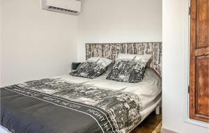 Amazing apartment in Ginasservis with Outdoor swimming pool and WiFi