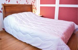 Amazing apartment in Grandcamp Maisy with 1 Bedrooms and WiFi