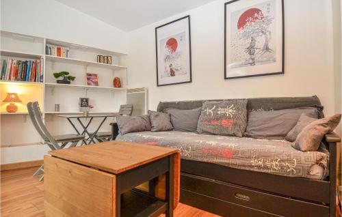 Amazing apartment in Les Angles with Outdoor swimming pool, WiFi and 1 Bedrooms