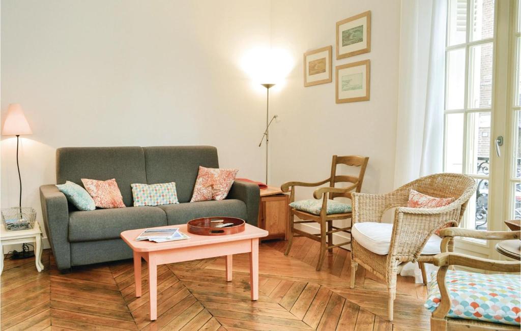 Amazing apartment in Mers-les-Bains with 2 Bedrooms and WiFi , 80350 Mers-les-Bains