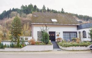 Amazing apartment in Neumagen-Papiermhle with 3 Bedrooms and WiFi