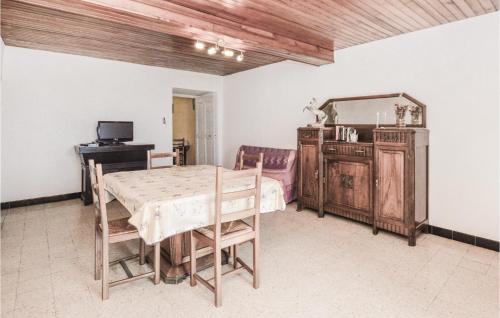 Amazing apartment in Pietranera with 2 Bedrooms and WiFi