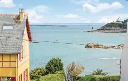 Amazing apartment in Saint Quay Portrieux with 2 Bedrooms and WiFi