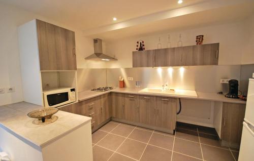 Amazing apartment in Six Fours les Plages with 2 Bedrooms and WiFi