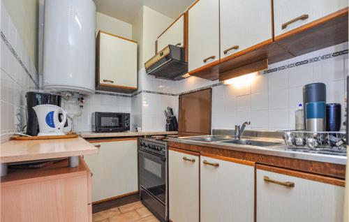 Amazing apartment in Six-Fours-les-Plages with 2 Bedrooms