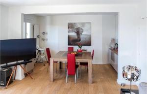 Amazing apartment in Triel-sur-Seine with 2 Bedrooms and WiFi