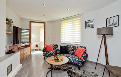 Amazing apartment in Zella-Mehlis with WiFi and 2 Bedrooms
