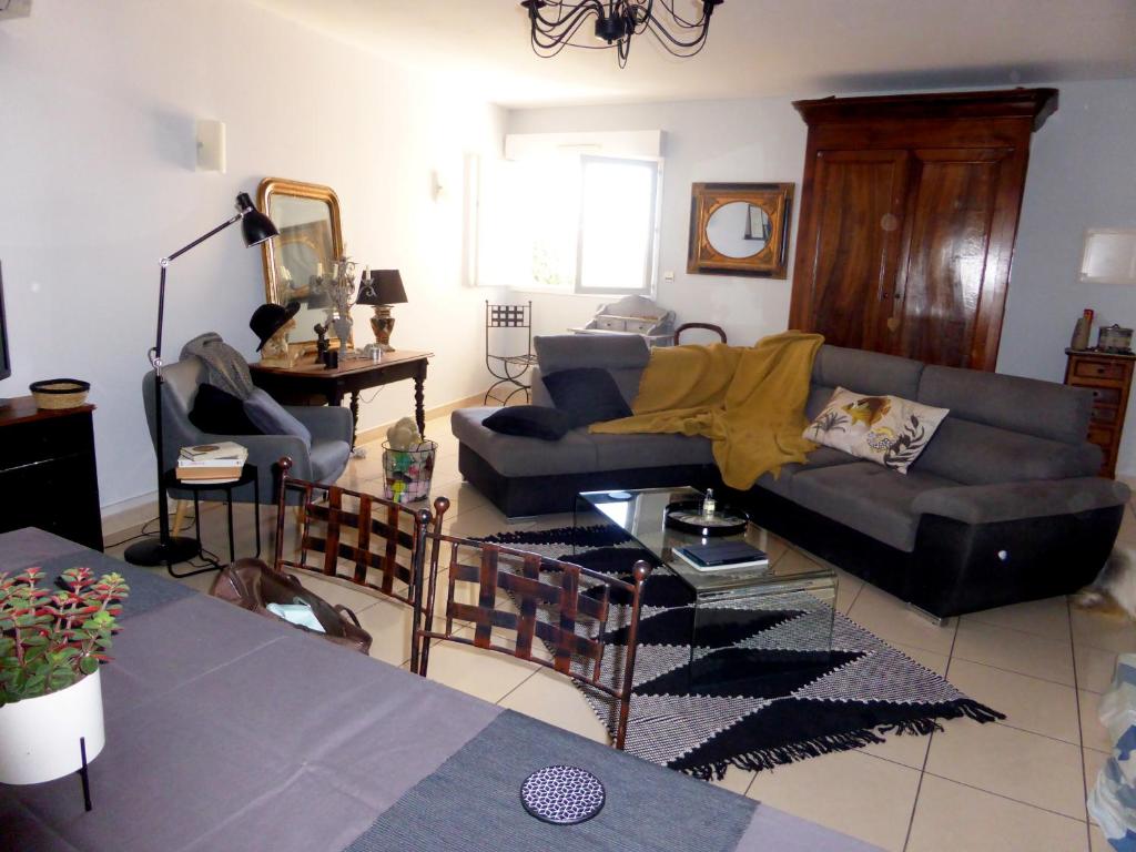 Amazing & brand new Parisian flat for 6p