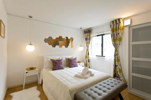 Amazing Comfy Flat with Balcony by Host Wise